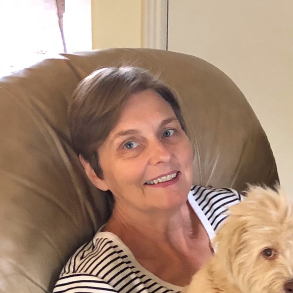 Meet your Posher, Sandy - Picture 3 of 3